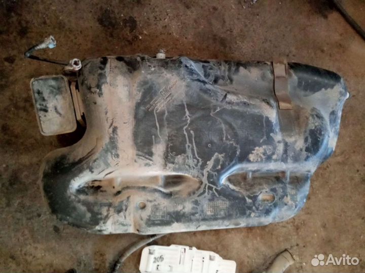 Бензобак / Горловина / Ленты бака- Chevrolet Cruze