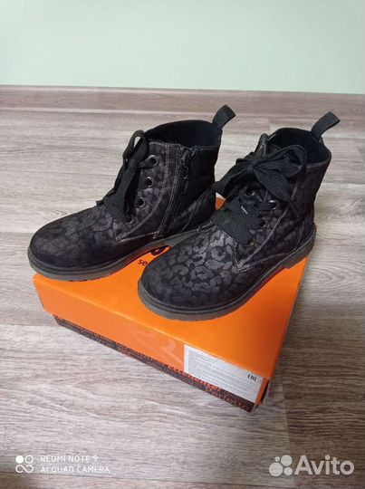 Ботинки демисезонные на девочку, размер 33