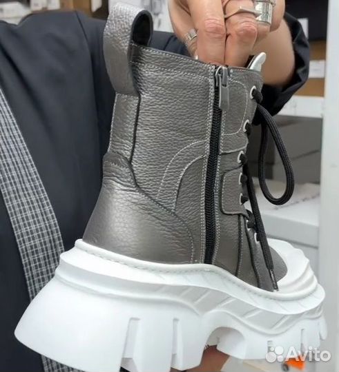 Ботинки женские 39 размера