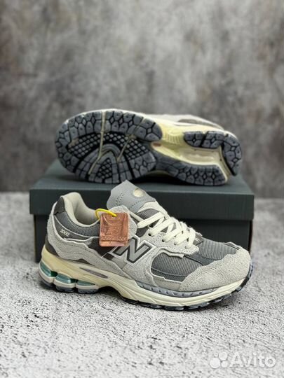 Эксклюзивные New Balance 2002R Lux в сером