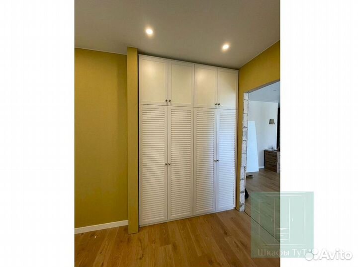 Черный шкаф