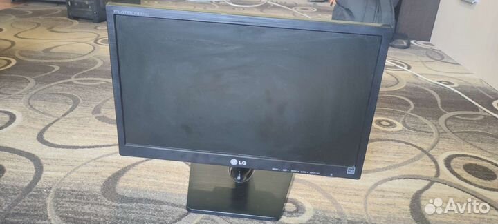 Монитор LG flatron E1942C