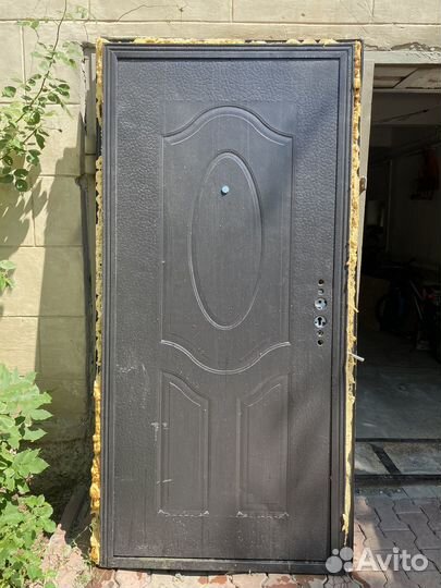 Дверь входная металлическая от застройщика