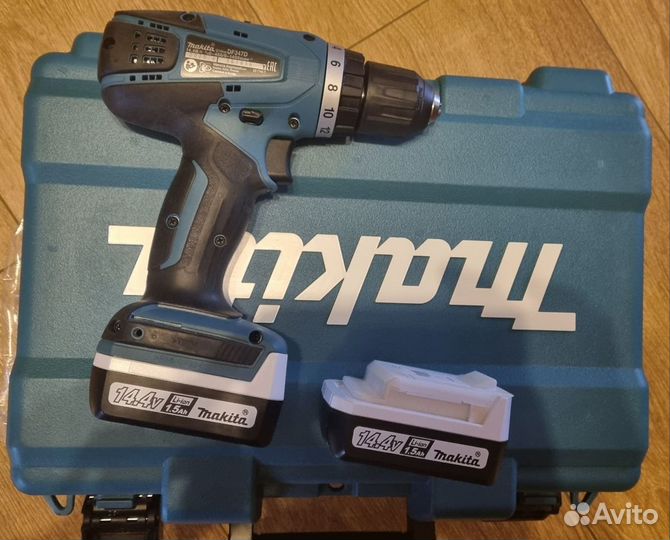 Аккумуляторная дрель-шуруповерт Makita DF347DWE