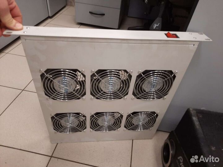 Блок вентиляторов в 19