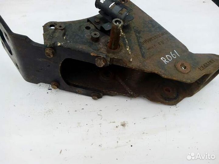 Кронштейн кабины, передний правый renault trucks M