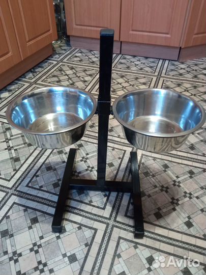 Миска с подставкой