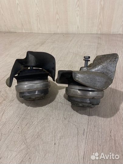 Подушка двигателя Mercedes Benz E250 W211 M272.922