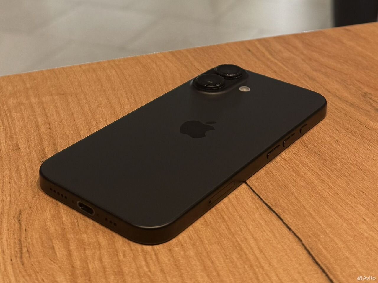 iPhone 16, 128 ГБ, SIM + eSIM
