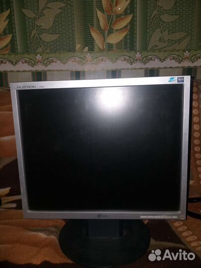 LG Flatron L750S - SN