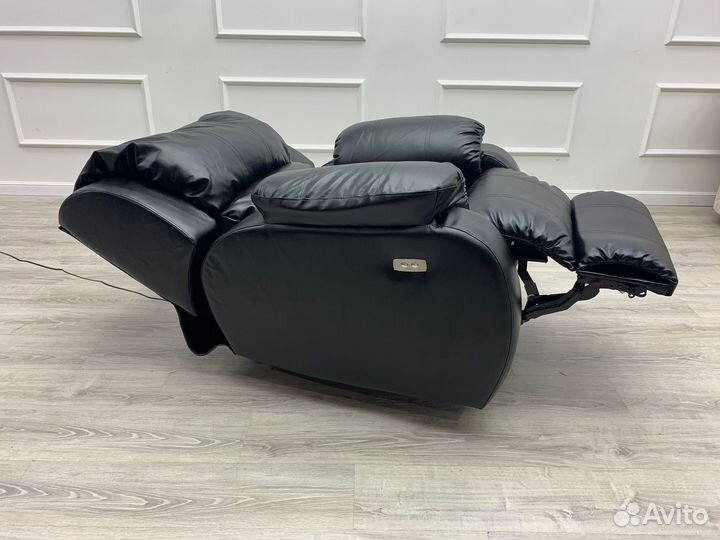 Кожаное кресло реклайнер