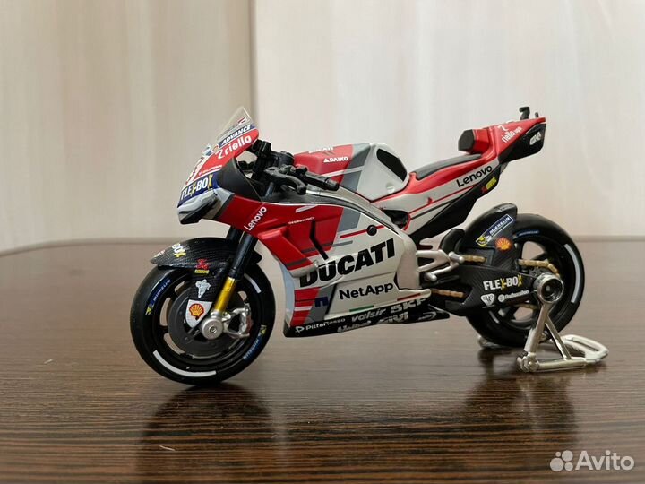 Модели мотоциклов 1:18 Ducati