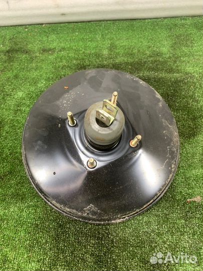 Вакуумный усилитель тормозов Ford Focus седан 1.8