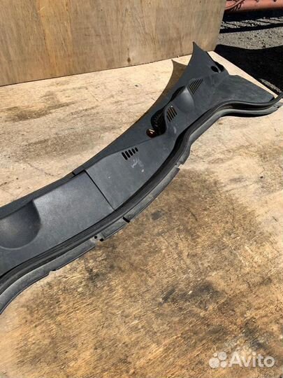 Жабо (планка под лобовое стекло ) VW Passat B6