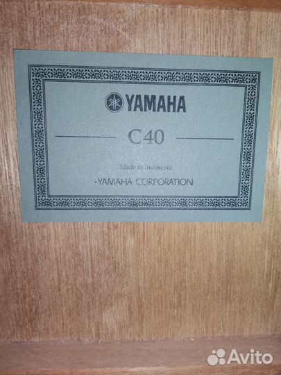 Классическая гитара yamaha c40