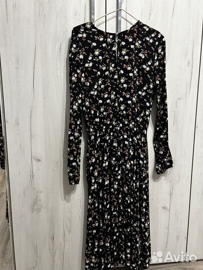 Два женских платья из вискозы 44