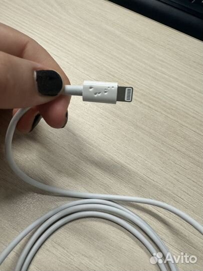 Зарядка на iPhone кабель