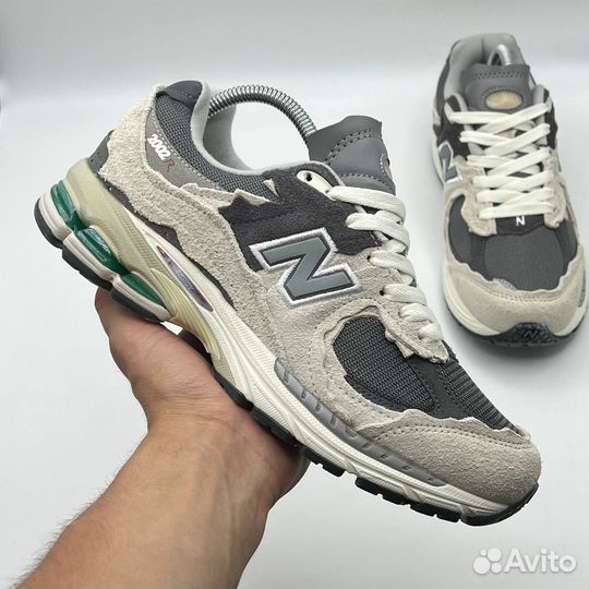 New Balance 2002R