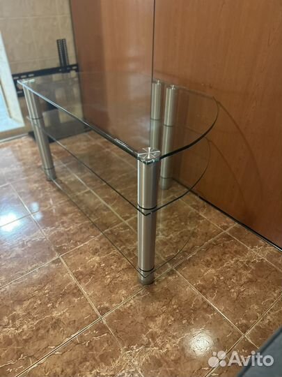 Стеклянная тумба под тв