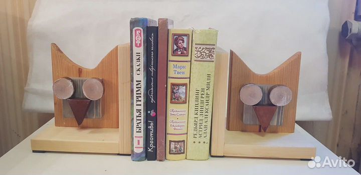 Подставка для книг