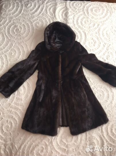Шуба норковая с капюшоном цельная 46 р