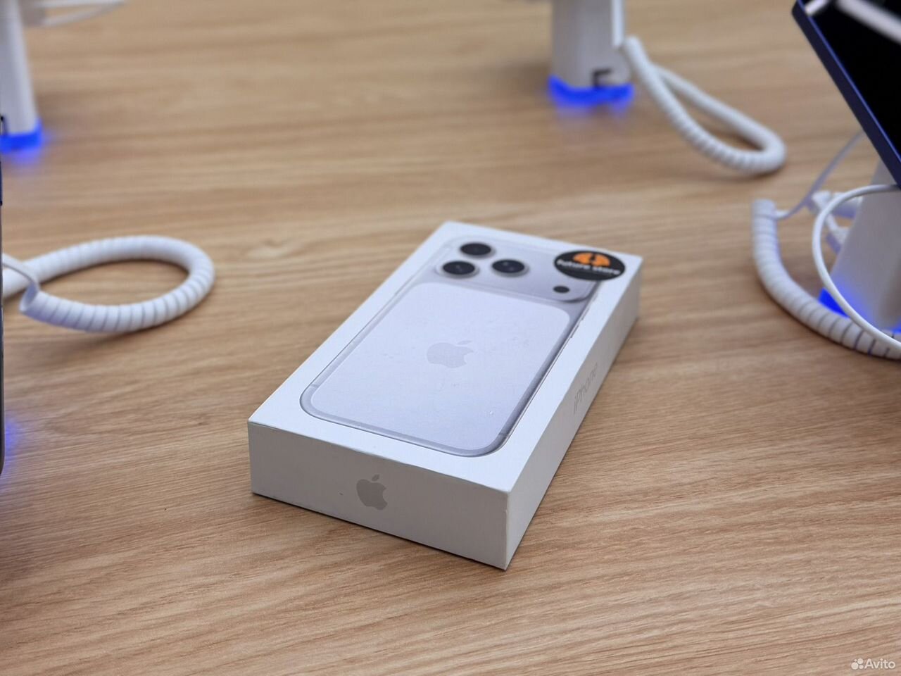 iPhone 17 Pro, 256 ГБ, eSIM