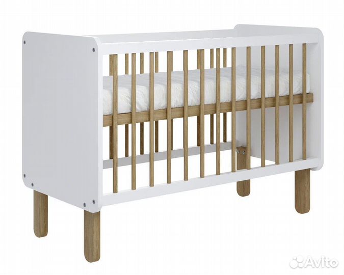 Детская кровать на колесах