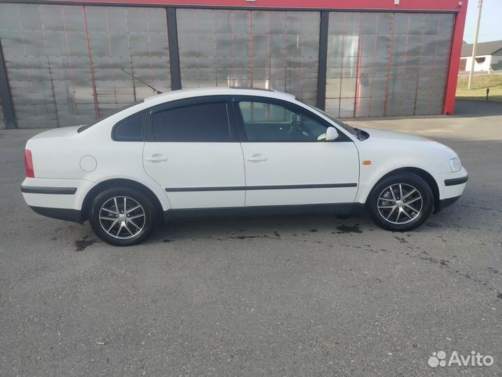 Volkswagen Passat 2.3 AT, 1999, 265 000 км