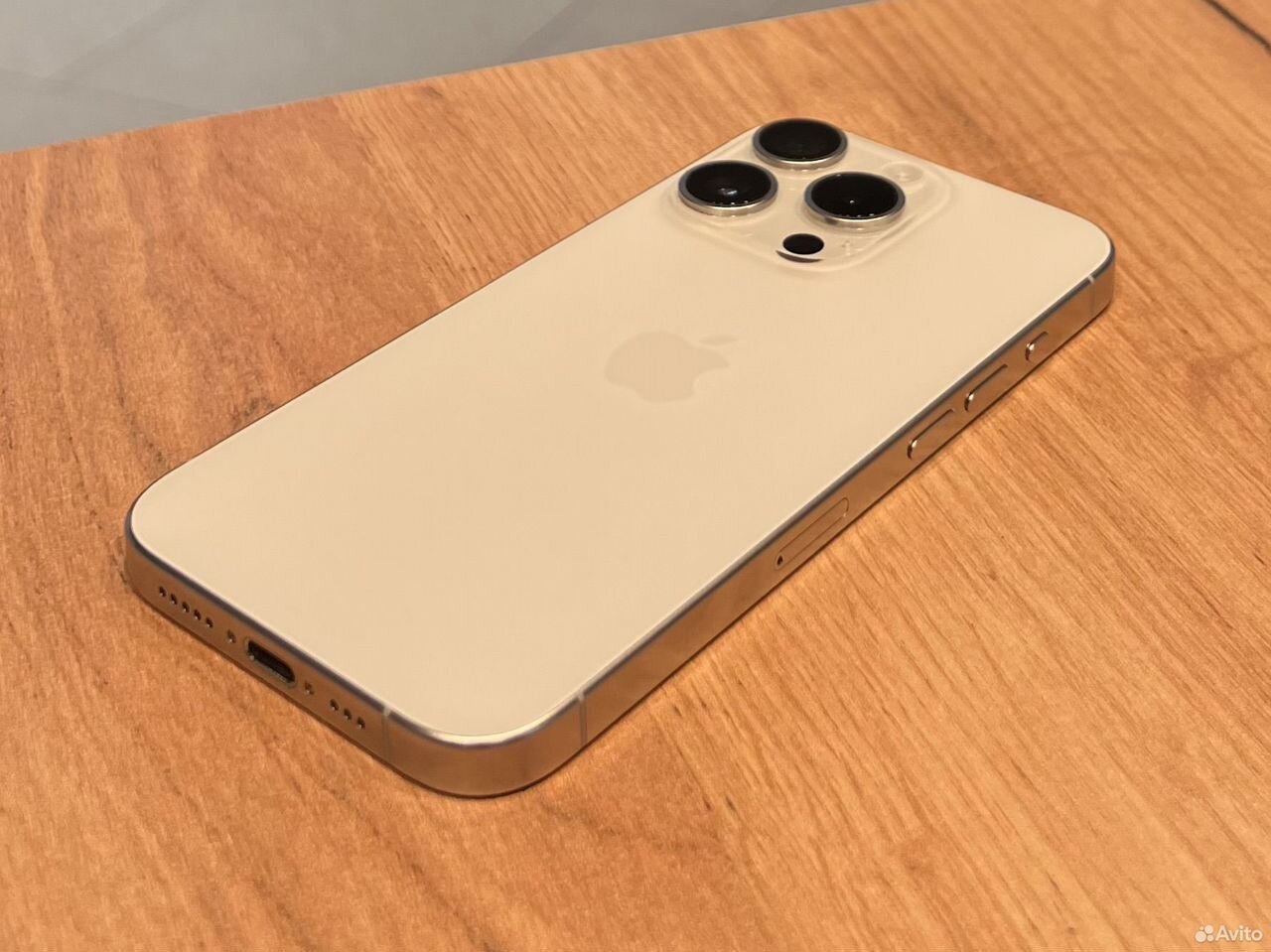 iPhone 15 Pro, 128 ГБ, SIM + eSIM