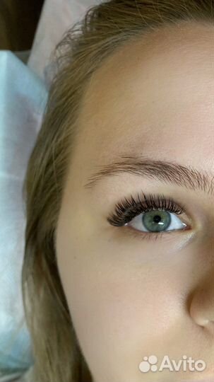 Наращивание ресниц, в студии