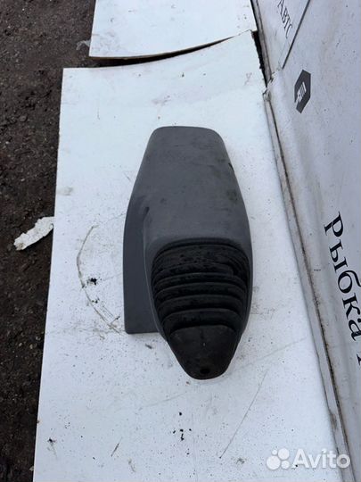 Кожух ручки кпп Исузу Nqr75 4HK1 2010