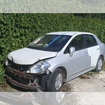 Nissan Tiida 1.6 MT, 2010, битый, 60 000 км