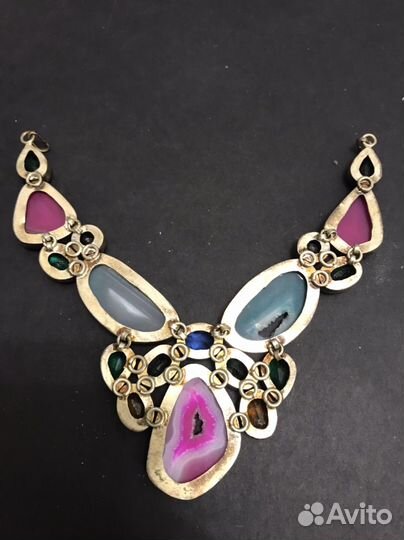 Колье с камнями