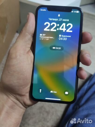 Продам iPhone xs на 64