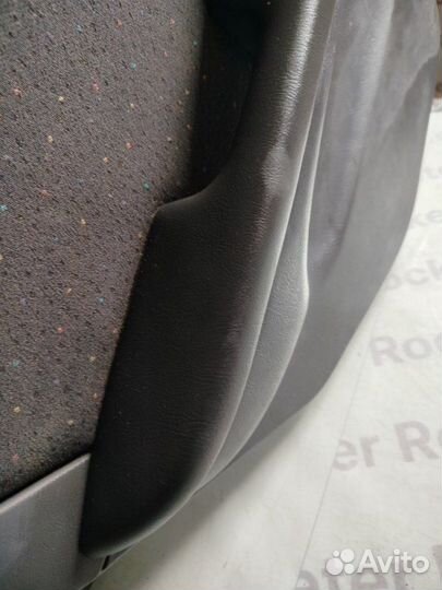 Обшивка двери задняя правая Hyundai Elantra XD