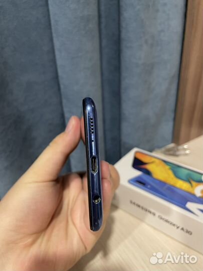 Samsung Galaxy A30, 3/32 ГБ