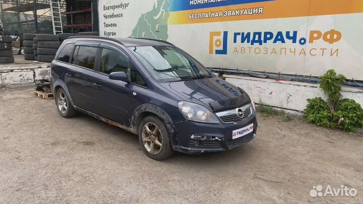 Горловина топливного бака Opel Zafira B 5806207