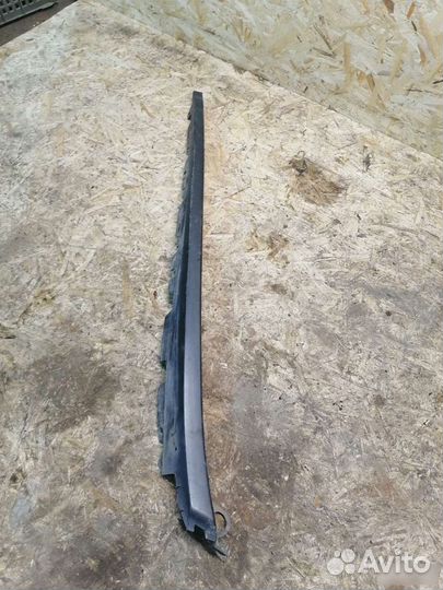 Молдинг лобового стекла правый Фиат Альбеа