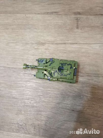 Игрушка робот танк трансформер