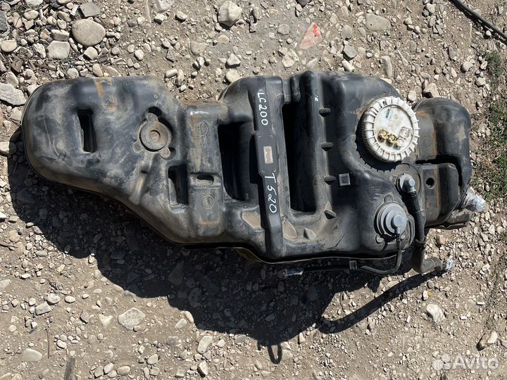 Land Cruiser 200 топливный бак