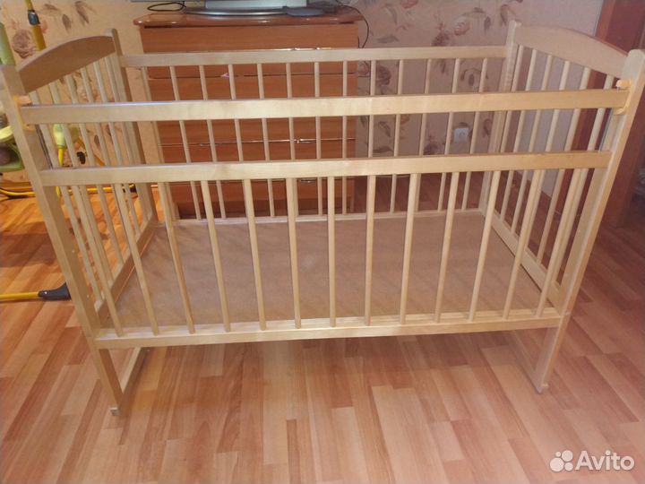 Детская кроватка+ матрас+ бортики