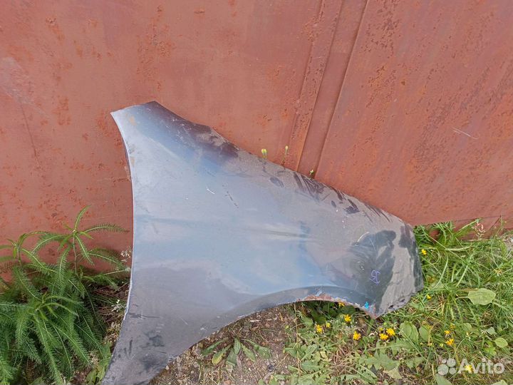 Крыло правое на Volkswagen Jetta 5