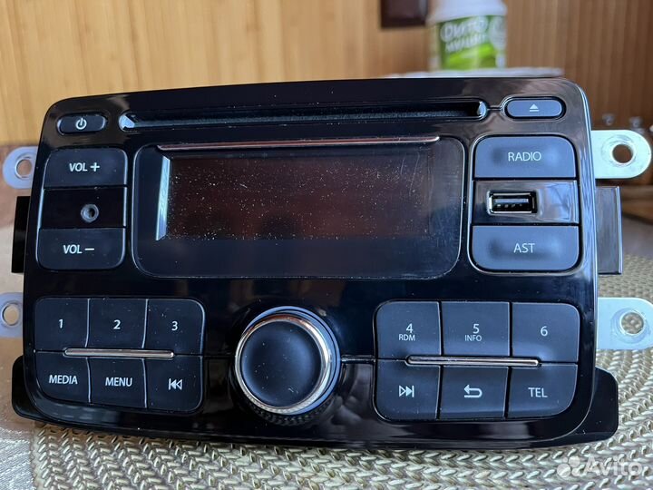 Штатная магнитола Renault (harn1003)