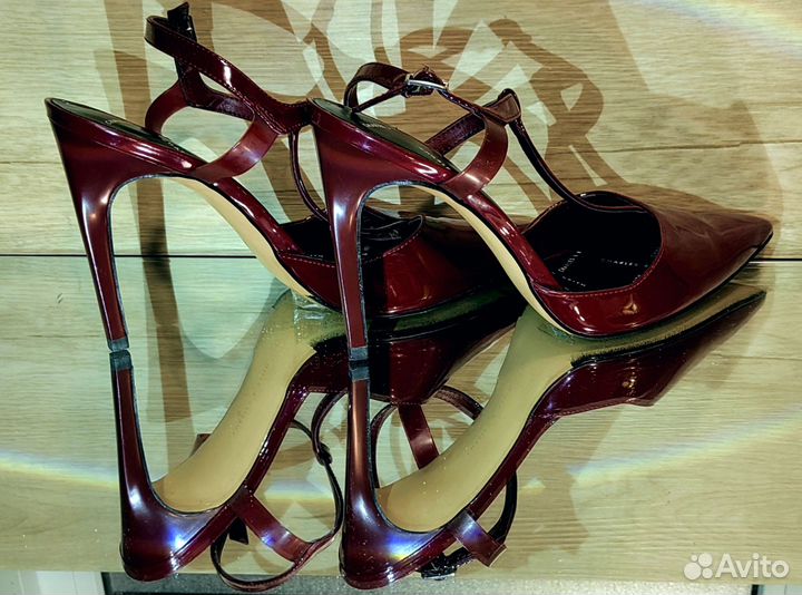 Туфли-лодочки лакированные