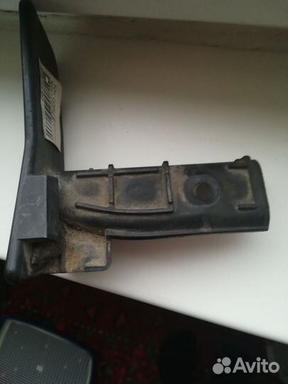 Брызговик Тойота филдер 141