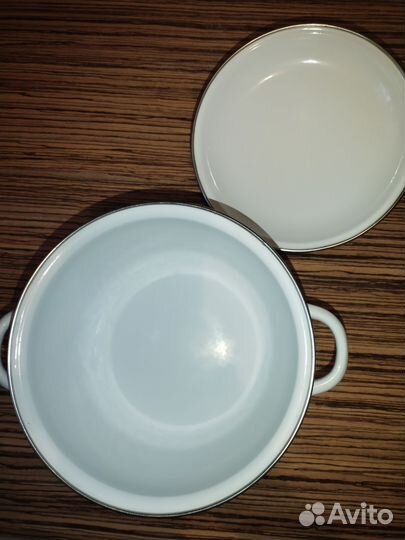 Кастрюля эмалированная