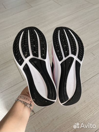 Кроссовки для девочки Nike 30 размер