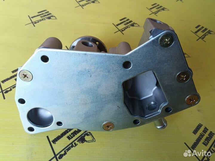 Помпа isuzu 4LE2-DI