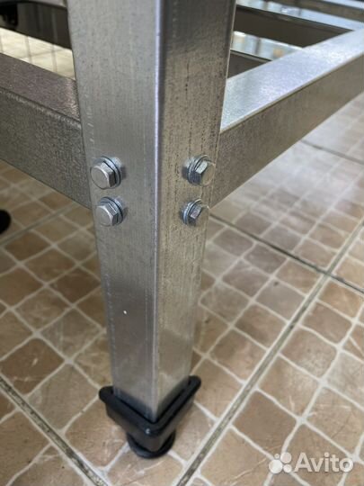 Стол из нержавеющей стали
