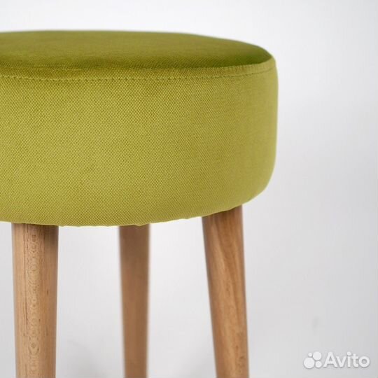 Табурет мягкий на деревянных ножках